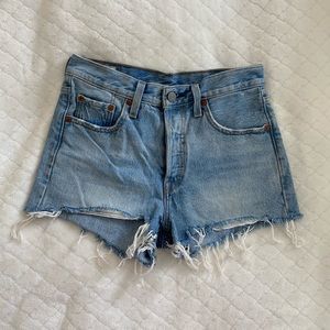 LEVI’S high rise 501 shorts